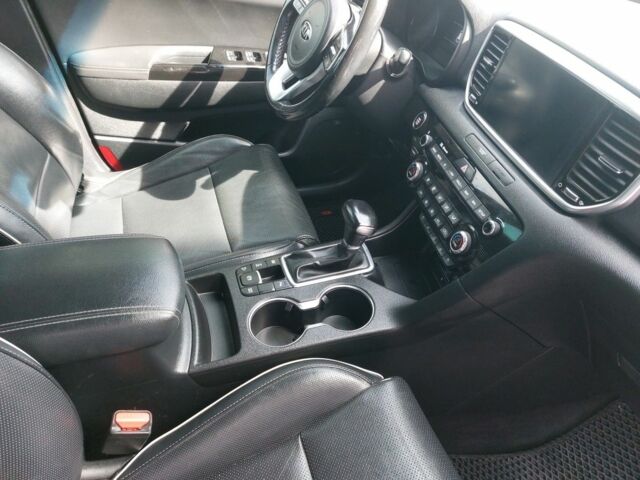 Красный Киа Sportage, объемом двигателя 2 л и пробегом 112 тыс. км за 22800 $, фото 7 на Automoto.ua