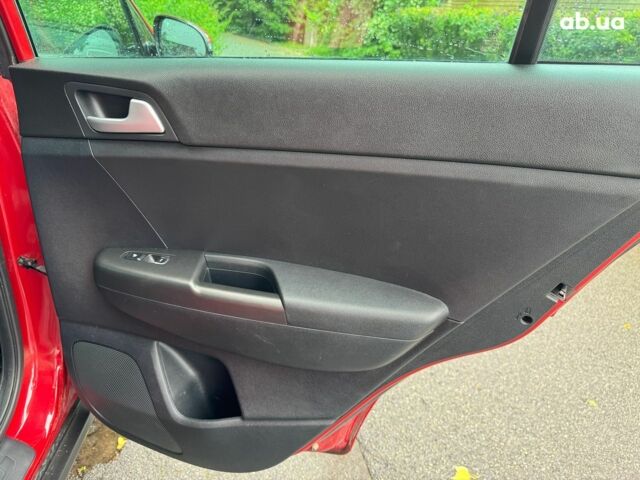 Красный Киа Sportage, объемом двигателя 1.6 л и пробегом 90 тыс. км за 20990 $, фото 18 на Automoto.ua