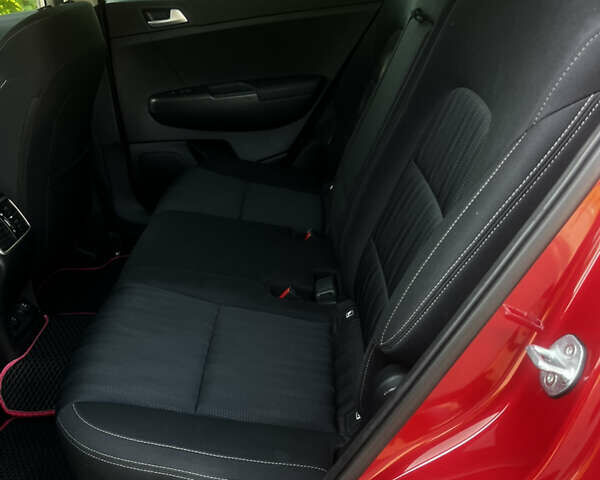 Киа Sportage 2021 в Шостке на Automoto.ua Красный Киа Sportage, объемом двигателя 1.6 л и пробегом 87 тыс. км за 22500 $, фото 7 на Automoto.ua