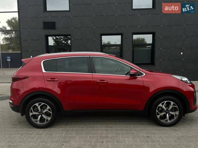 Киа Sportage 2021 в Киеве на Automoto.ua Красный Киа Sportage, объемом двигателя 1.59 л и пробегом 81 тыс. км за 18400 $, фото 5 на Automoto.ua