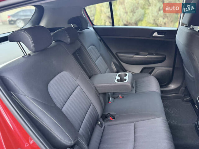 Красный Киа Sportage, объемом двигателя 1.59 л и пробегом 20 тыс. км за 19200 $, фото 36 на Automoto.ua