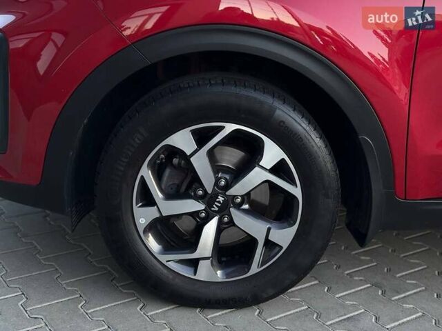 Киа Sportage 2021 в Киеве на Automoto.ua Красный Киа Sportage, объемом двигателя 1.59 л и пробегом 81 тыс. км за 18400 $, фото 13 на Automoto.ua