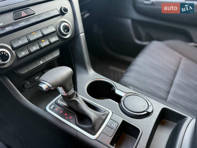 Красный Киа Sportage, объемом двигателя 1.59 л и пробегом 20 тыс. км за 19200 $, фото 25 на Automoto.ua