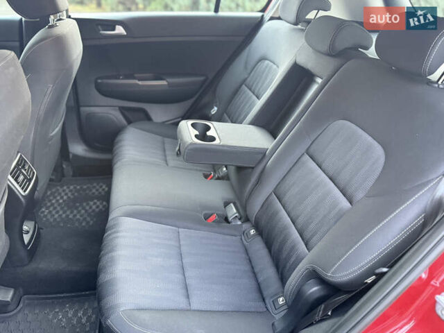 Красный Киа Sportage, объемом двигателя 1.59 л и пробегом 20 тыс. км за 19200 $, фото 31 на Automoto.ua