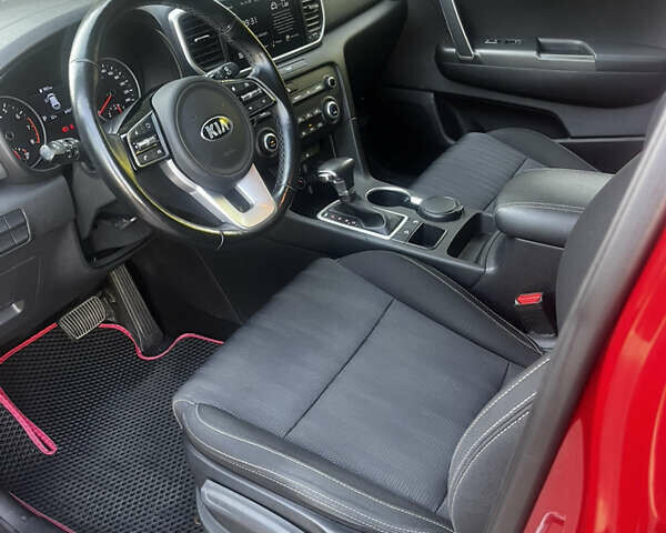 Киа Sportage 2021 в Шостке на Automoto.ua Красный Киа Sportage, объемом двигателя 1.6 л и пробегом 87 тыс. км за 22500 $, фото 9 на Automoto.ua