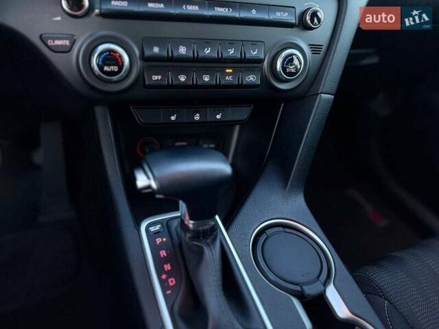 Киа Sportage 2021 в Киеве на Automoto.ua Красный Киа Sportage, объемом двигателя 1.59 л и пробегом 81 тыс. км за 18400 $, фото 21 на Automoto.ua