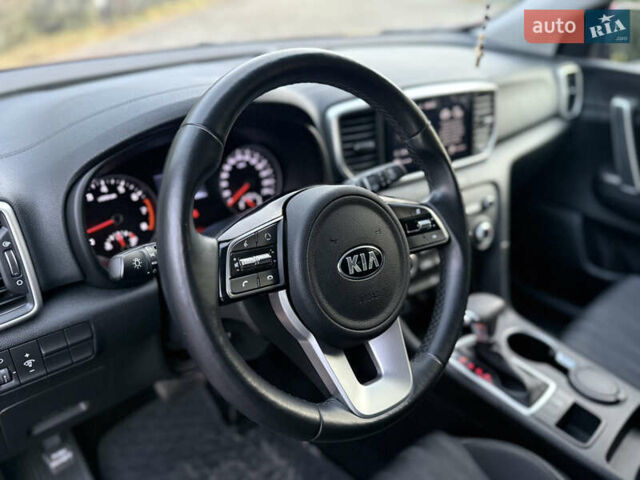 Красный Киа Sportage, объемом двигателя 1.59 л и пробегом 20 тыс. км за 19200 $, фото 17 на Automoto.ua