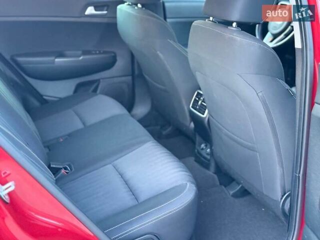 Киа Sportage 2021 в Киеве на Automoto.ua Красный Киа Sportage, объемом двигателя 1.59 л и пробегом 81 тыс. км за 18400 $, фото 28 на Automoto.ua