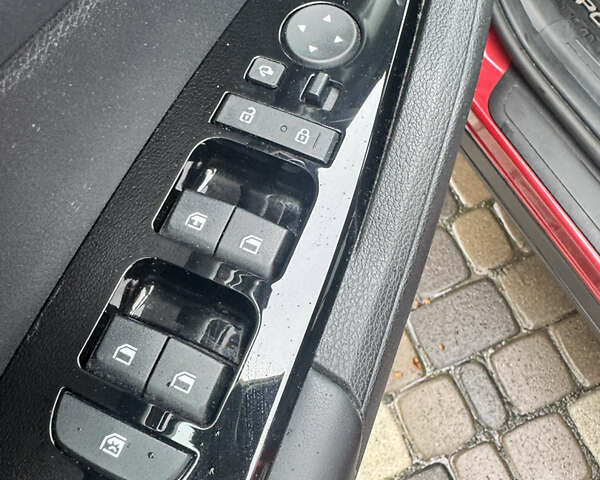 Червоний Кіа Sportage, об'ємом двигуна 1.6 л та пробігом 64 тис. км за 25000 $, фото 12 на Automoto.ua