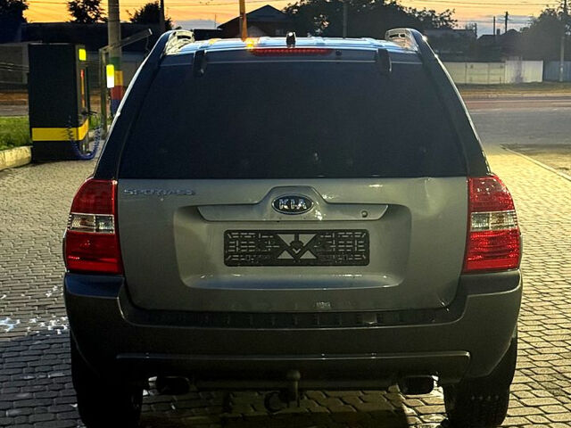 Кіа Sportage, об'ємом двигуна 2 л та пробігом 268 тис. км за 7500 $, фото 4 на Automoto.ua