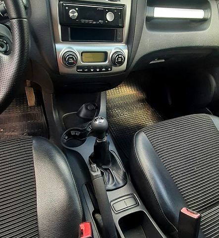 Киа Sportage, объемом двигателя 20 л и пробегом 214 тыс. км за 8300 $, фото 5 на Automoto.ua