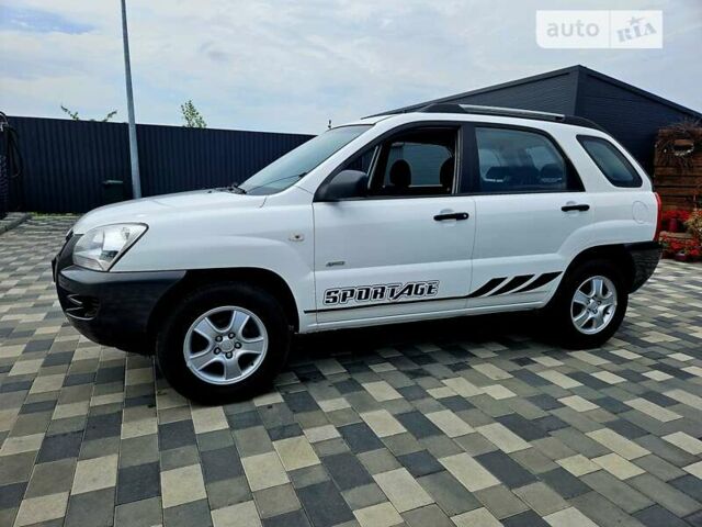 Кіа Sportage, об'ємом двигуна 2 л та пробігом 200 тис. км за 7950 $, фото 5 на Automoto.ua