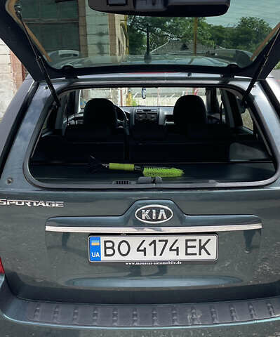 Киа Sportage, объемом двигателя 2 л и пробегом 236 тыс. км за 7800 $, фото 25 на Automoto.ua