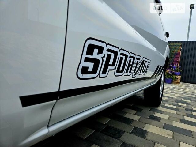 Кіа Sportage, об'ємом двигуна 2 л та пробігом 200 тис. км за 7950 $, фото 25 на Automoto.ua