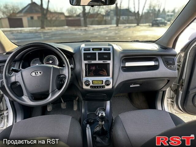 Киа Sportage, объемом двигателя 2 л и пробегом 248 тыс. км за 8700 $, фото 11 на Automoto.ua