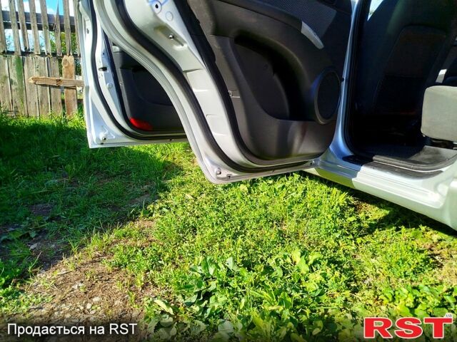 Киа Sportage, объемом двигателя 2 л и пробегом 280 тыс. км за 6700 $, фото 10 на Automoto.ua
