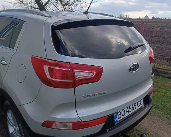 Киа Sportage, объемом двигателя 1.7 л и пробегом 319 тыс. км за 12000 $, фото 4 на Automoto.ua