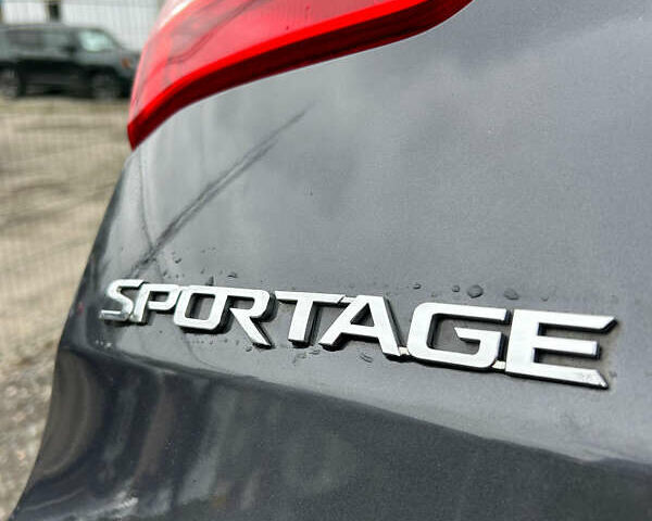 Киа Sportage, объемом двигателя 1.7 л и пробегом 185 тыс. км за 12200 $, фото 10 на Automoto.ua