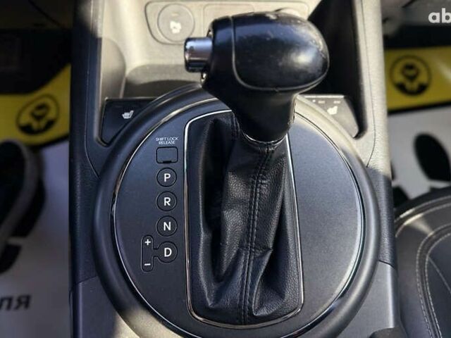 Кіа Sportage, об'ємом двигуна 2 л та пробігом 206 тис. км за 11500 $, фото 21 на Automoto.ua