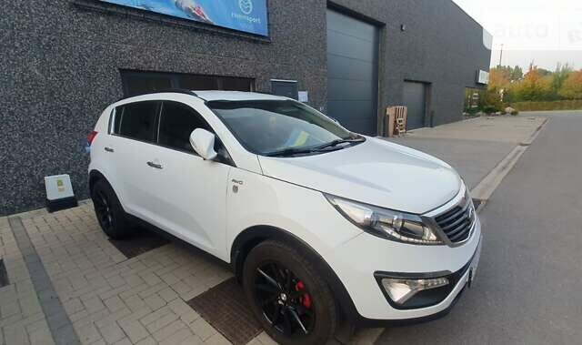 Кіа Sportage, об'ємом двигуна 2 л та пробігом 160 тис. км за 14563 $, фото 6 на Automoto.ua