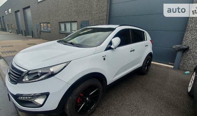 Киа Sportage, объемом двигателя 2 л и пробегом 160 тыс. км за 14516 $, фото 4 на Automoto.ua