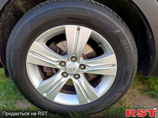 Киа Sportage, объемом двигателя 1.7 л и пробегом 217 тыс. км за 12300 $, фото 8 на Automoto.ua