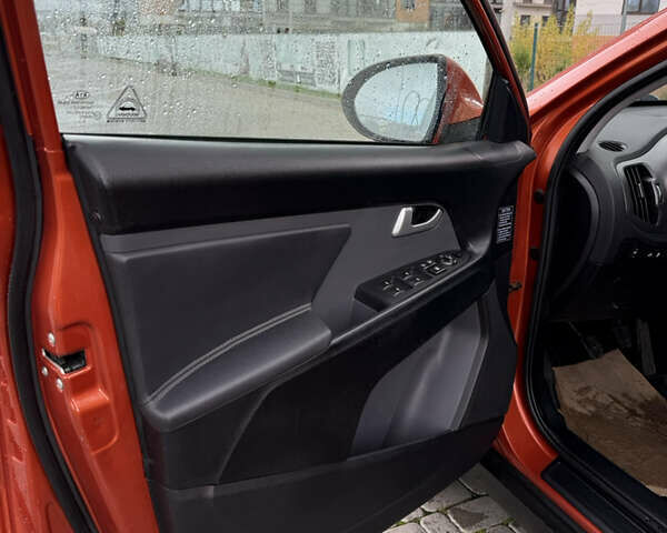 Киа Sportage, объемом двигателя 1.7 л и пробегом 245 тыс. км за 10500 $, фото 6 на Automoto.ua