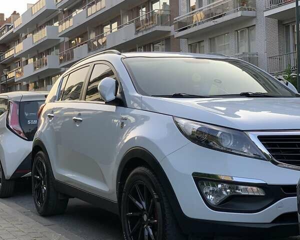 Кіа Sportage, об'ємом двигуна 2 л та пробігом 160 тис. км за 14563 $, фото 26 на Automoto.ua