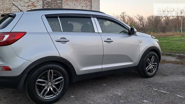 Кіа Sportage, об'ємом двигуна 2 л та пробігом 200 тис. км за 13500 $, фото 3 на Automoto.ua