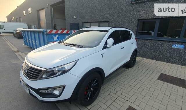 Кіа Sportage, об'ємом двигуна 2 л та пробігом 160 тис. км за 14563 $, фото 21 на Automoto.ua