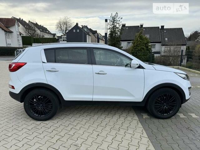 Киа Sportage, объемом двигателя 1.7 л и пробегом 194 тыс. км за 12500 $, фото 2 на Automoto.ua