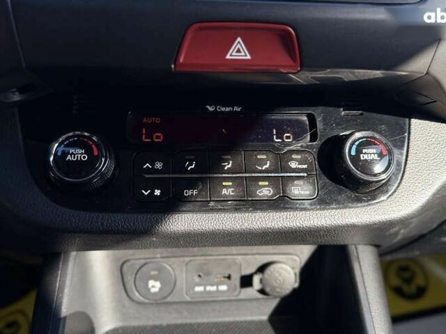 Кіа Sportage, об'ємом двигуна 2 л та пробігом 206 тис. км за 11500 $, фото 20 на Automoto.ua