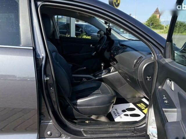 Кіа Sportage, об'ємом двигуна 2 л та пробігом 206 тис. км за 11500 $, фото 13 на Automoto.ua