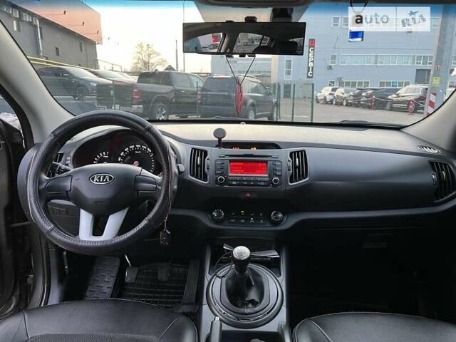 Кіа Sportage, об'ємом двигуна 2 л та пробігом 245 тис. км за 10999 $, фото 12 на Automoto.ua