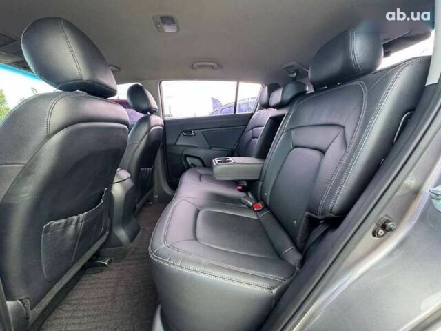 Кіа Sportage, об'ємом двигуна 2 л та пробігом 213 тис. км за 13500 $, фото 19 на Automoto.ua