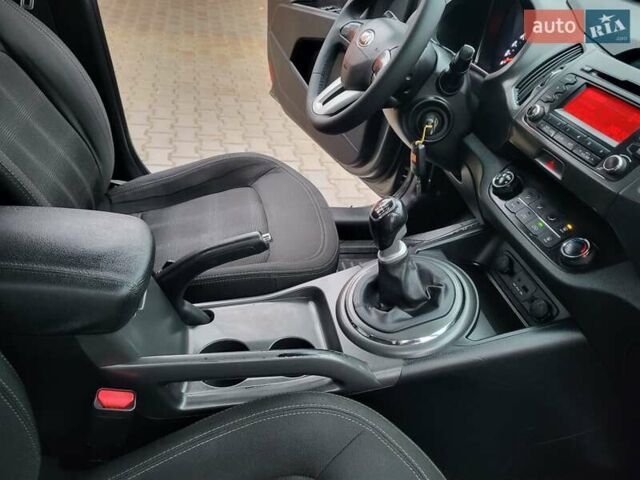Кіа Sportage, об'ємом двигуна 1.69 л та пробігом 175 тис. км за 12300 $, фото 87 на Automoto.ua