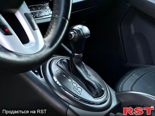 Кіа Sportage, об'ємом двигуна 2 л та пробігом 137 тис. км за 9599 $, фото 7 на Automoto.ua