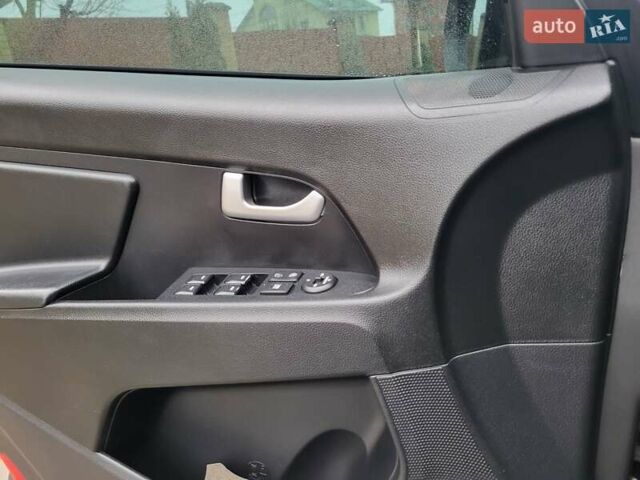 Кіа Sportage, об'ємом двигуна 1.69 л та пробігом 175 тис. км за 12300 $, фото 126 на Automoto.ua