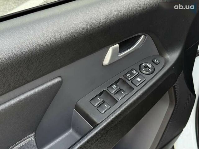 Киа Sportage, объемом двигателя 0 л и пробегом 161 тыс. км за 10900 $, фото 27 на Automoto.ua