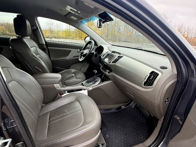 Кіа Sportage, об'ємом двигуна 2 л та пробігом 192 тис. км за 14000 $, фото 5 на Automoto.ua