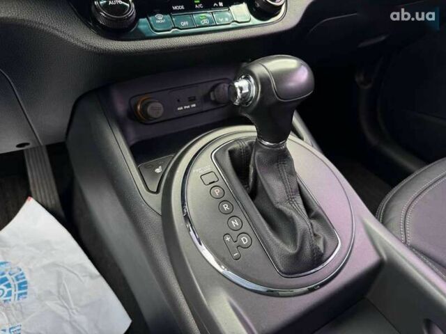 Кіа Sportage, об'ємом двигуна 2 л та пробігом 213 тис. км за 13500 $, фото 16 на Automoto.ua