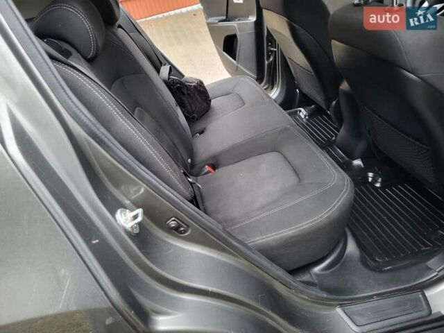 Кіа Sportage, об'ємом двигуна 1.69 л та пробігом 175 тис. км за 12300 $, фото 100 на Automoto.ua