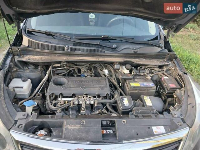 Кіа Sportage, об'ємом двигуна 0 л та пробігом 189 тис. км за 14400 $, фото 4 на Automoto.ua