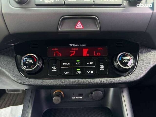 Кіа Sportage, об'ємом двигуна 2 л та пробігом 213 тис. км за 13500 $, фото 14 на Automoto.ua