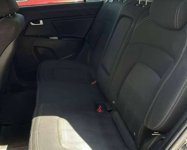 Киа Sportage, объемом двигателя 1.7 л и пробегом 255 тыс. км за 12300 $, фото 20 на Automoto.ua