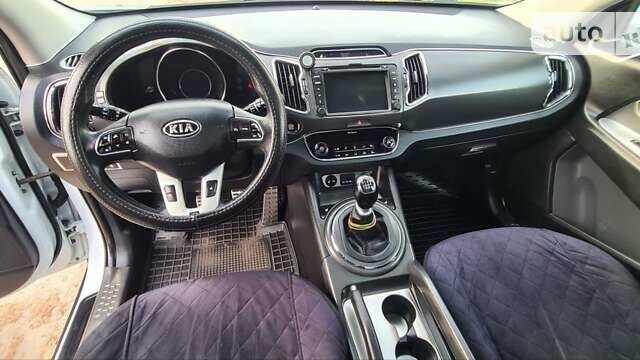 Киа Sportage, объемом двигателя 1.7 л и пробегом 195 тыс. км за 15000 $, фото 112 на Automoto.ua