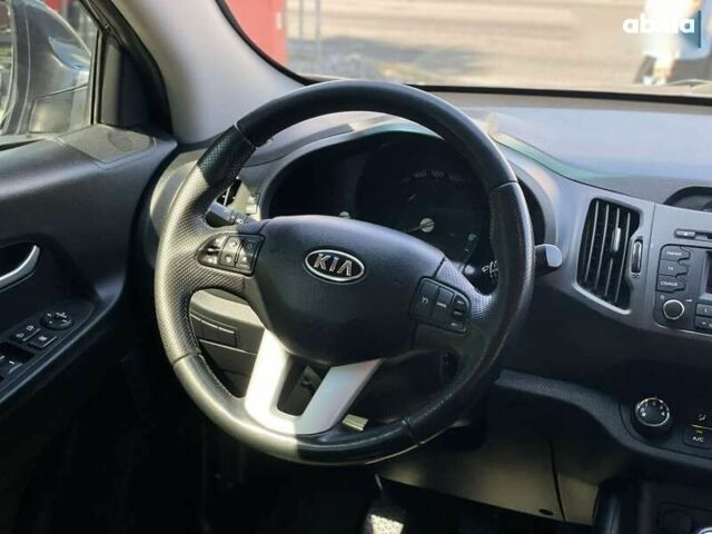 Киа Sportage, объемом двигателя 1.7 л и пробегом 255 тыс. км за 12300 $, фото 13 на Automoto.ua
