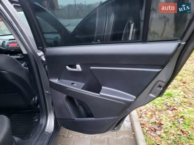 Кіа Sportage, об'ємом двигуна 1.69 л та пробігом 175 тис. км за 12300 $, фото 102 на Automoto.ua