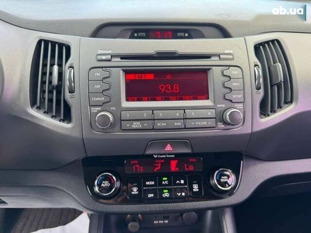 Кіа Sportage, об'ємом двигуна 2 л та пробігом 213 тис. км за 13500 $, фото 13 на Automoto.ua