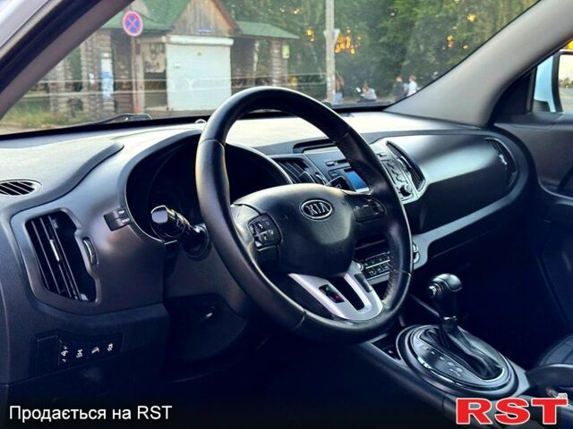 Кіа Sportage, об'ємом двигуна 2 л та пробігом 137 тис. км за 11650 $, фото 4 на Automoto.ua
